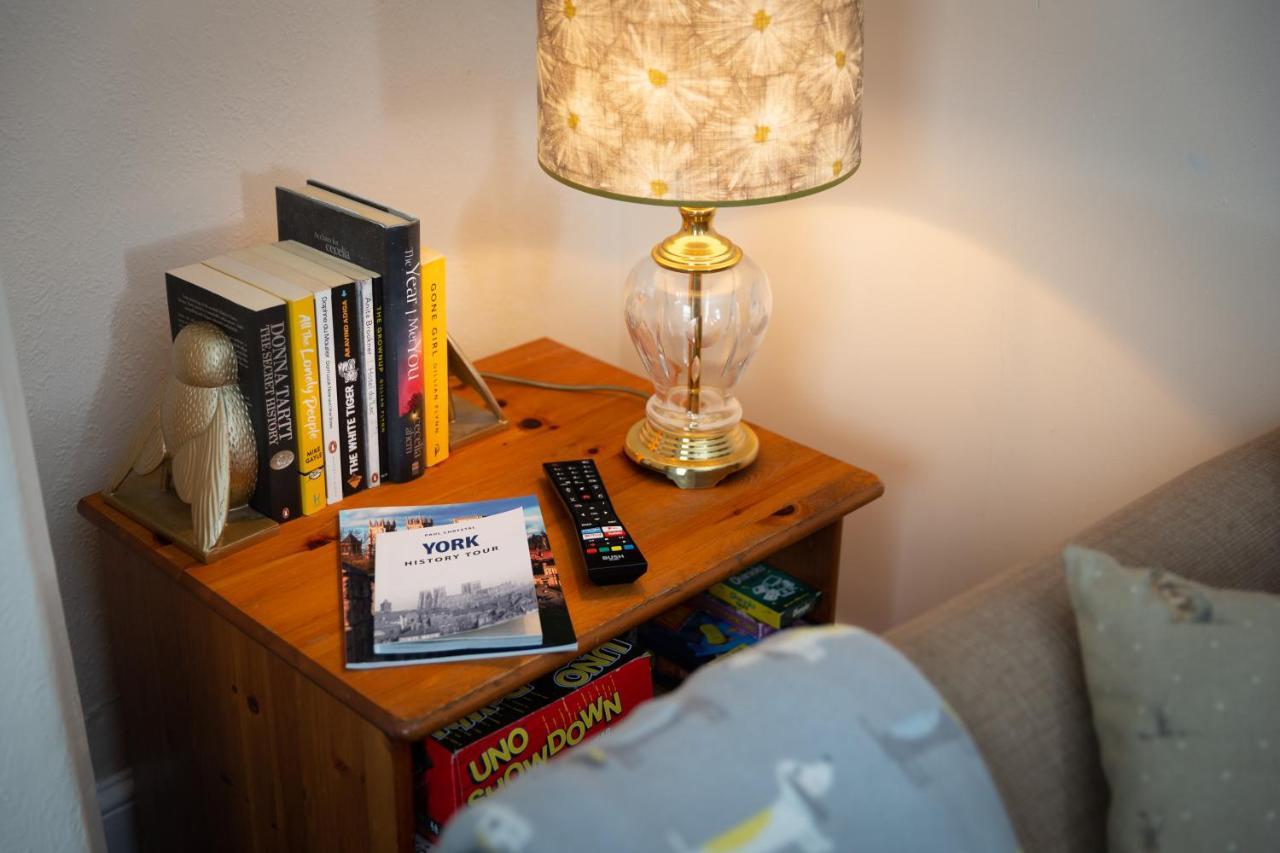 Lovely Town House With Free Parking Sleeps 2 To 6 Guests Holiday home
